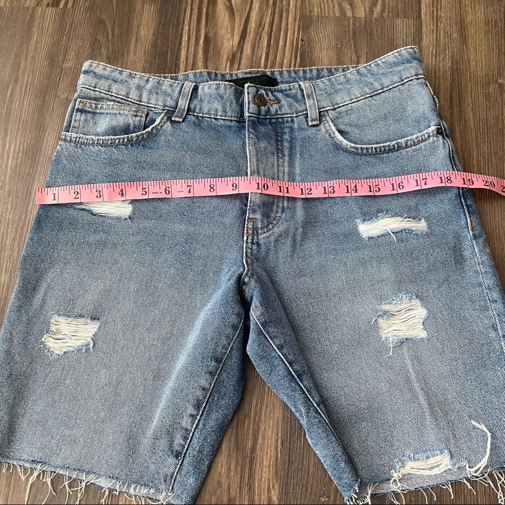 Forever 21 Men NWT Distressed Mid Rise Skinny Jean Shorts - Picture 12 of 13
